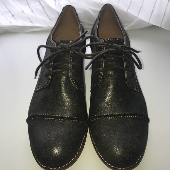 American Eagle Outfitters Shoes - Women’s American Eagle Metallic Oxfords (Size 8) American Eagle Outfitters Shoes - Women’s American Eagle Metallic Oxfords (Size 8)